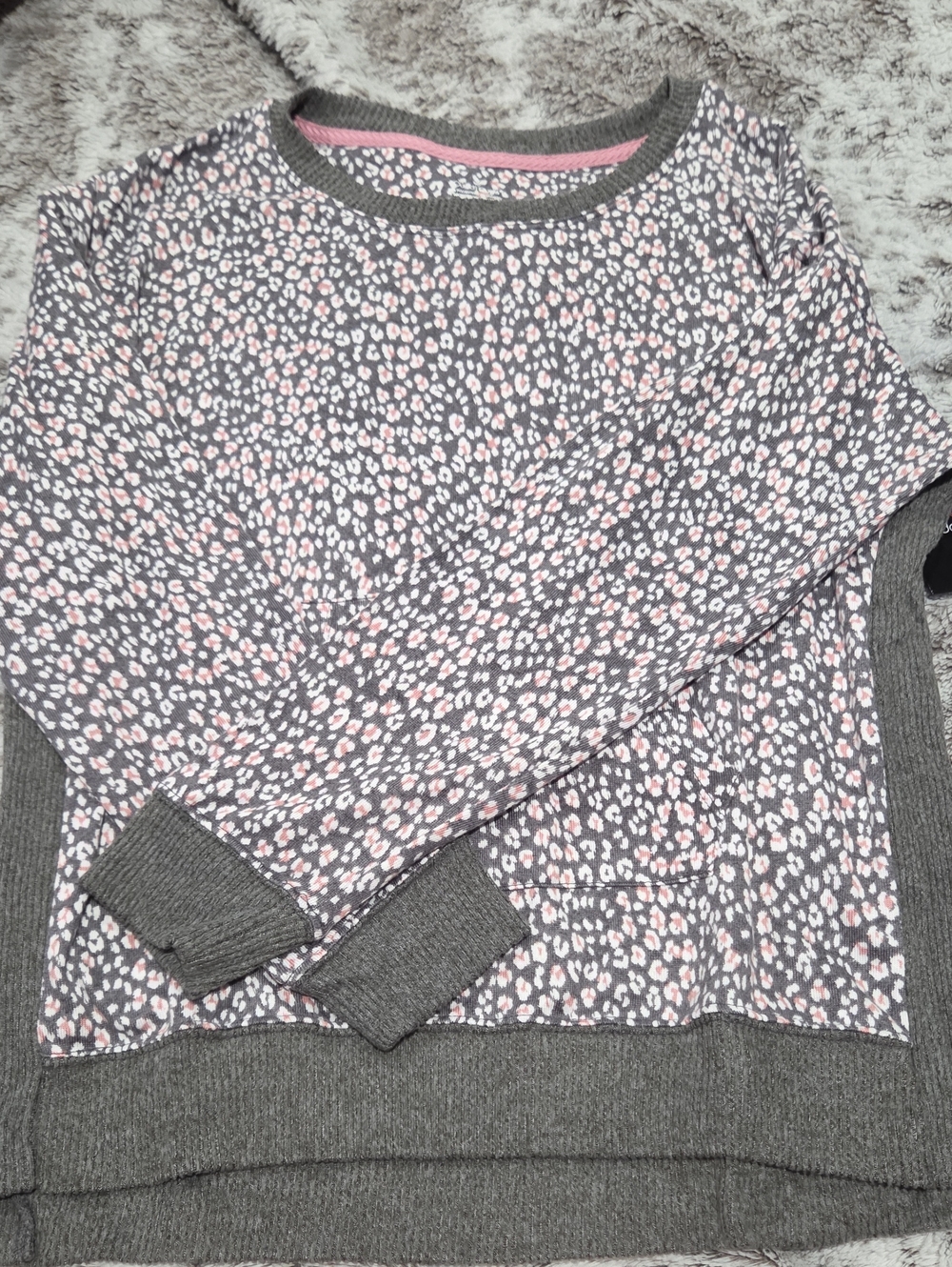Women's Gray and Pink Patterned Sweatshirt